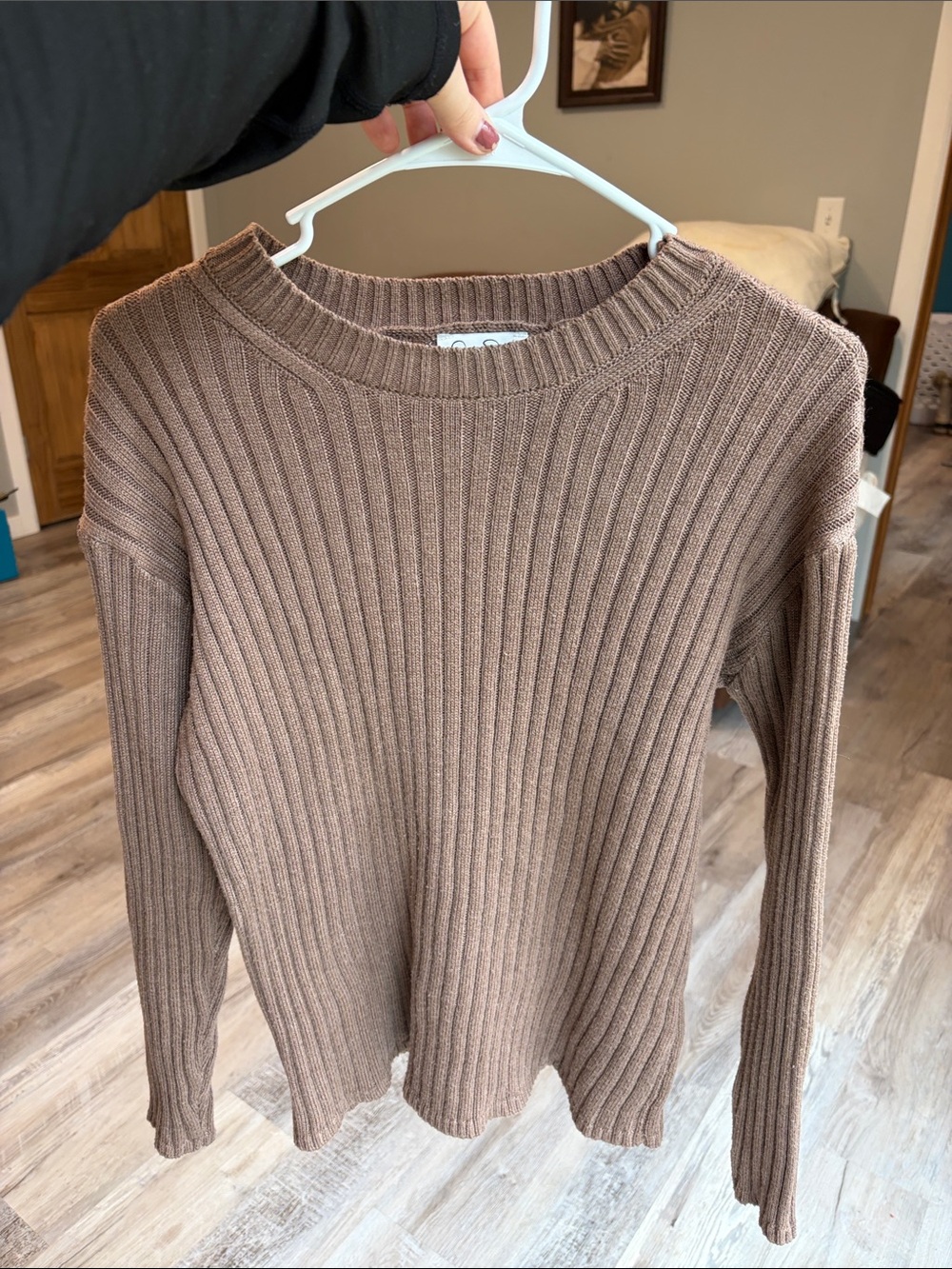 Jessica Simpson Ribbed Crewneck Sweater in Taupe Brown